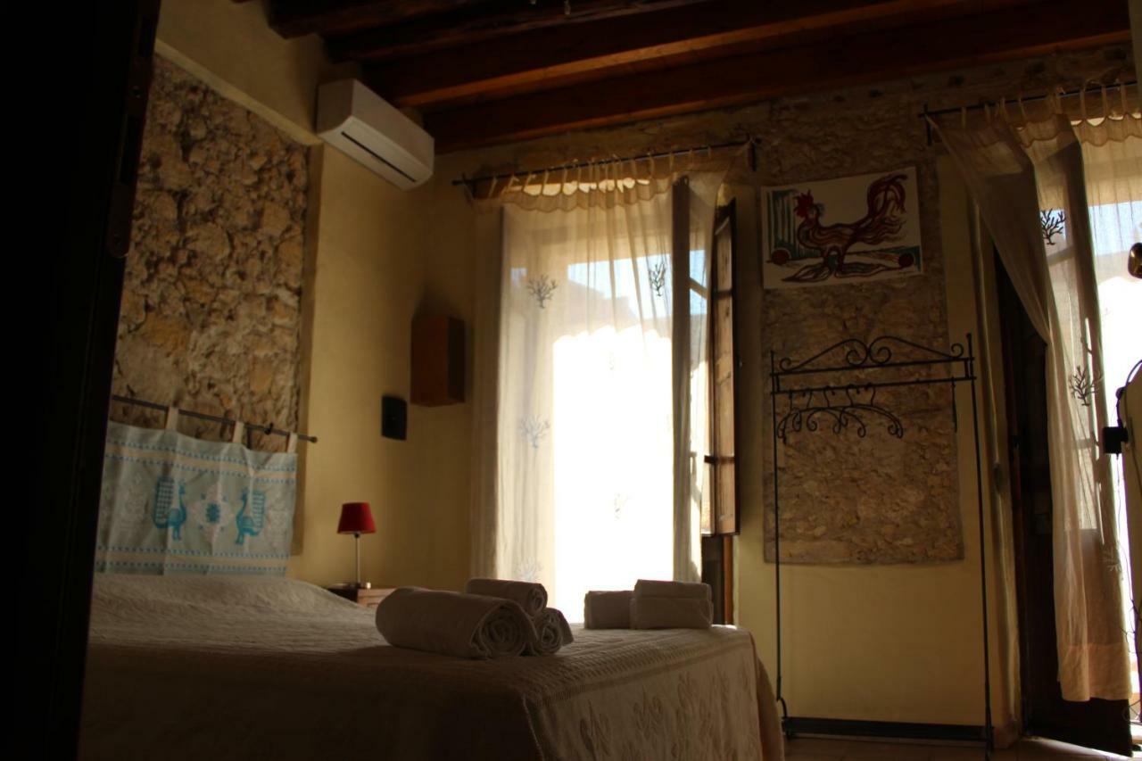 فندق Sant Efisio Host كالياري المظهر الخارجي الصورة